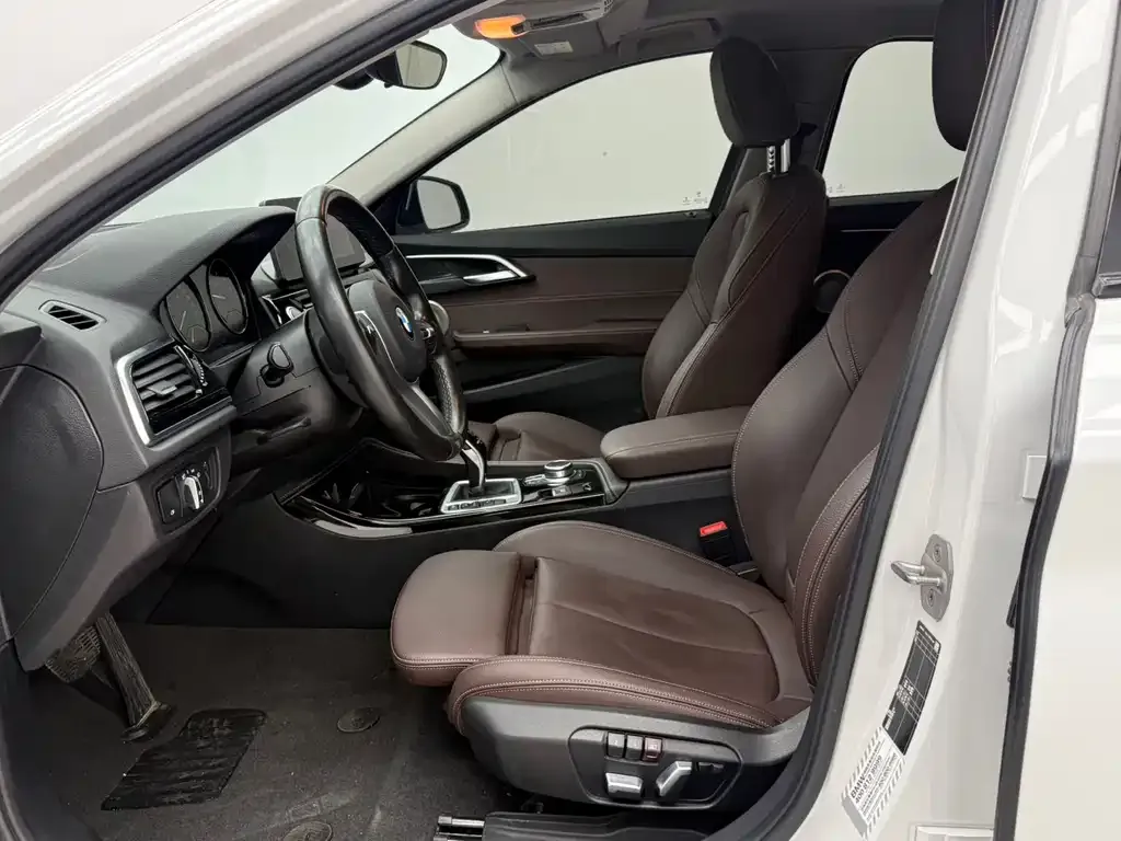 BMW 1 Series 2022 из CN, фото 9