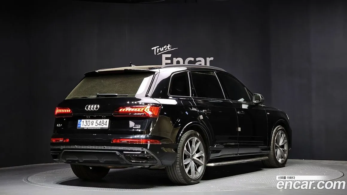 Audi Q7 2023 из KR, фото 3