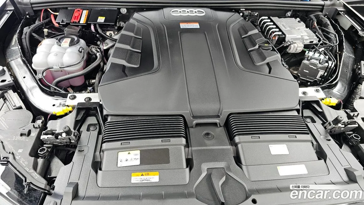 Audi Q7 2023 из KR, фото 10