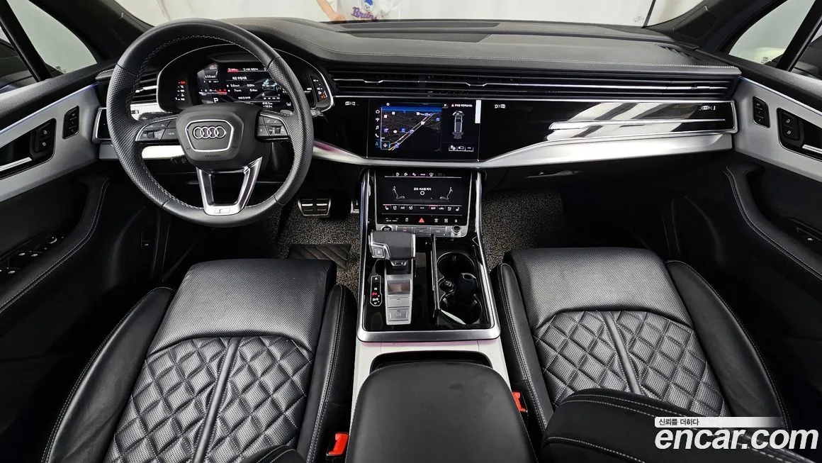 Audi Q7 2023 из KR, фото 6