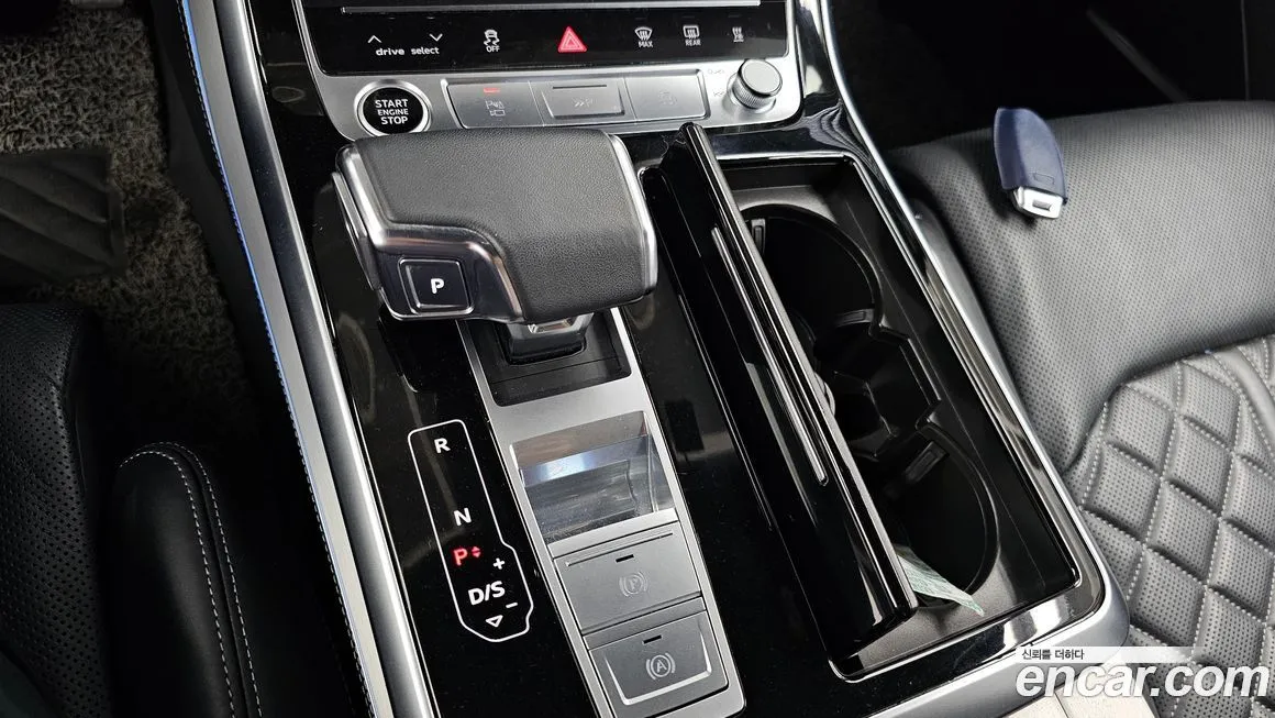 Audi Q7 2023 из KR, фото 9
