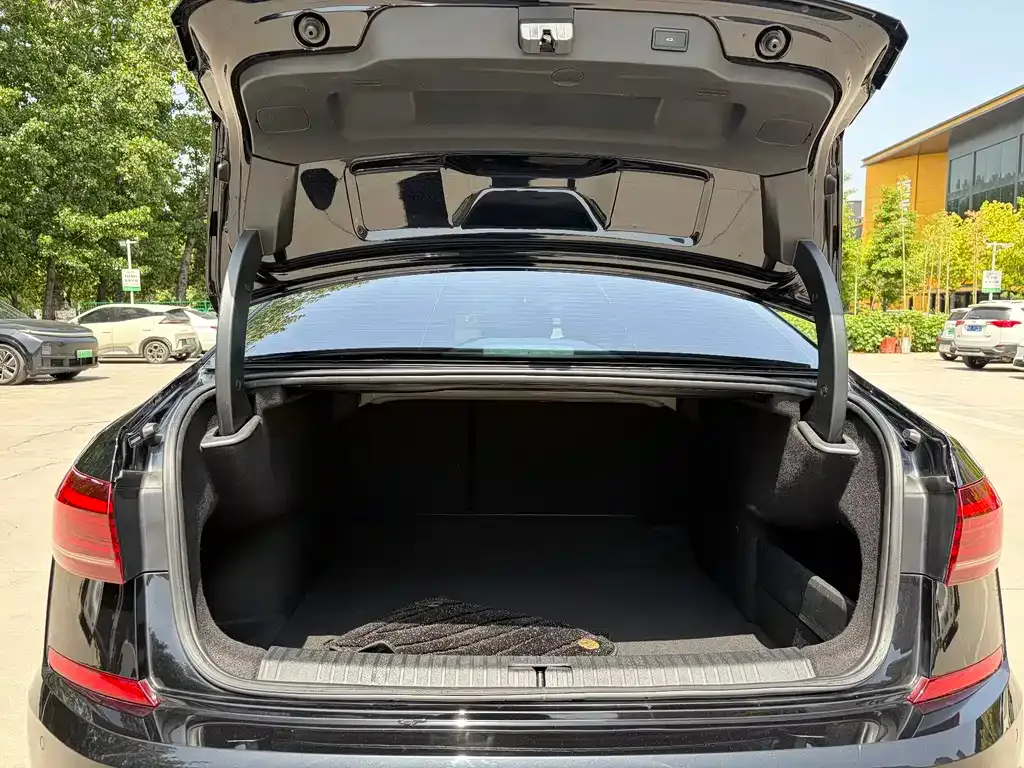 Volkswagen Passat 2024 из CN, фото 8