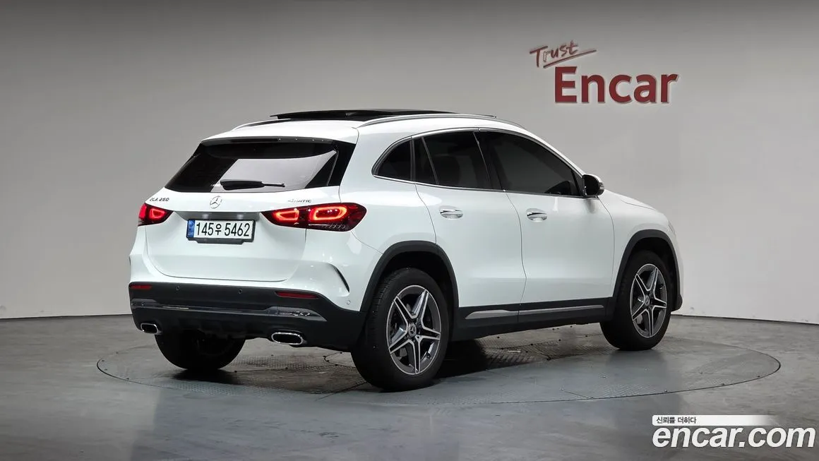 Mercedes-Benz GLA-Class — фото 6