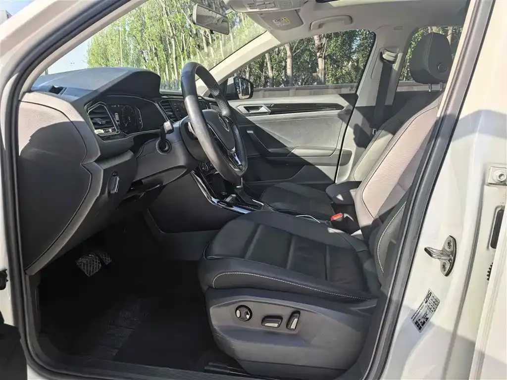 Volkswagen T-Roc 2022 из CN, фото 9