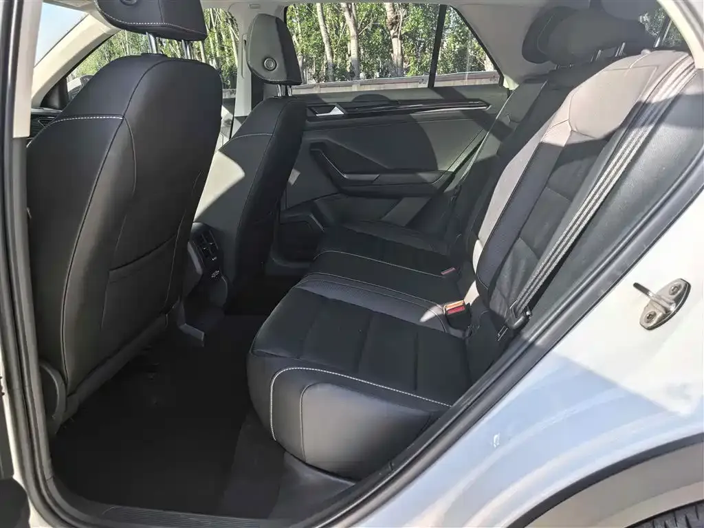 Volkswagen T-Roc 2022 из CN, фото 2