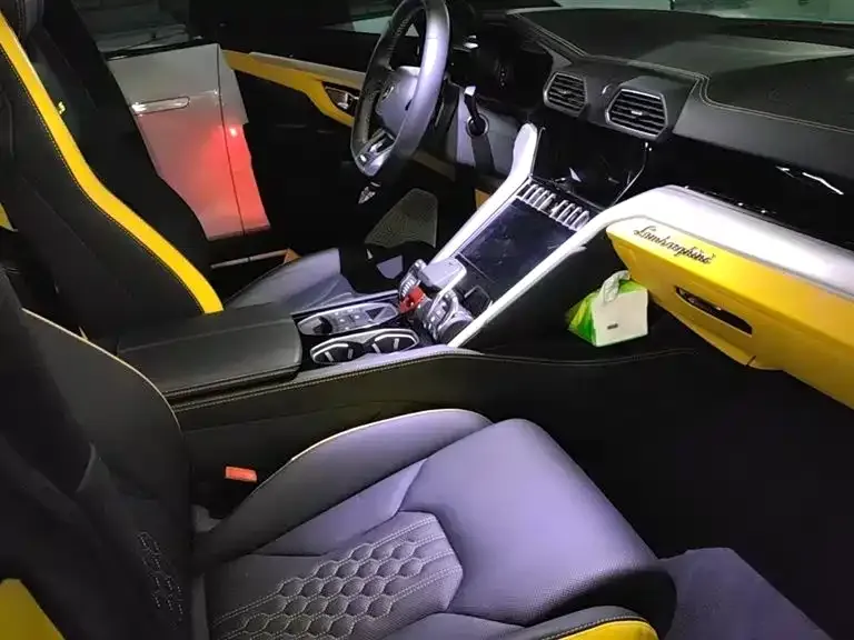 Lamborghini Urus — фото 3