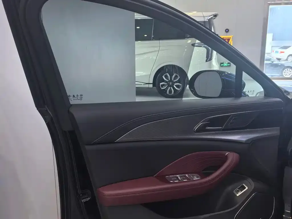 Hongqi H5 2024 из CN, фото 2