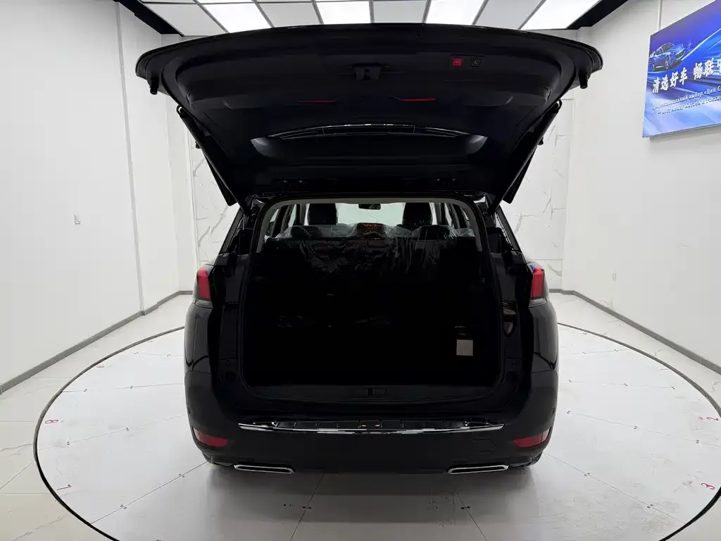 Peugeot 5008 2026 из CN, фото 2