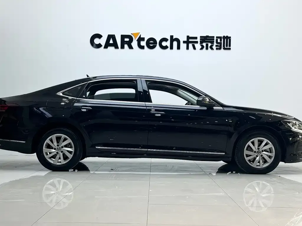 Volkswagen Passat 2023 из CN, фото 4
