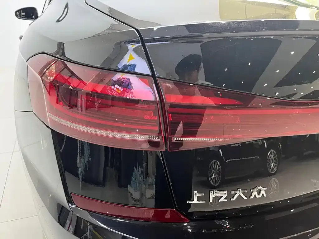 Volkswagen Passat 2023 из CN, фото 8