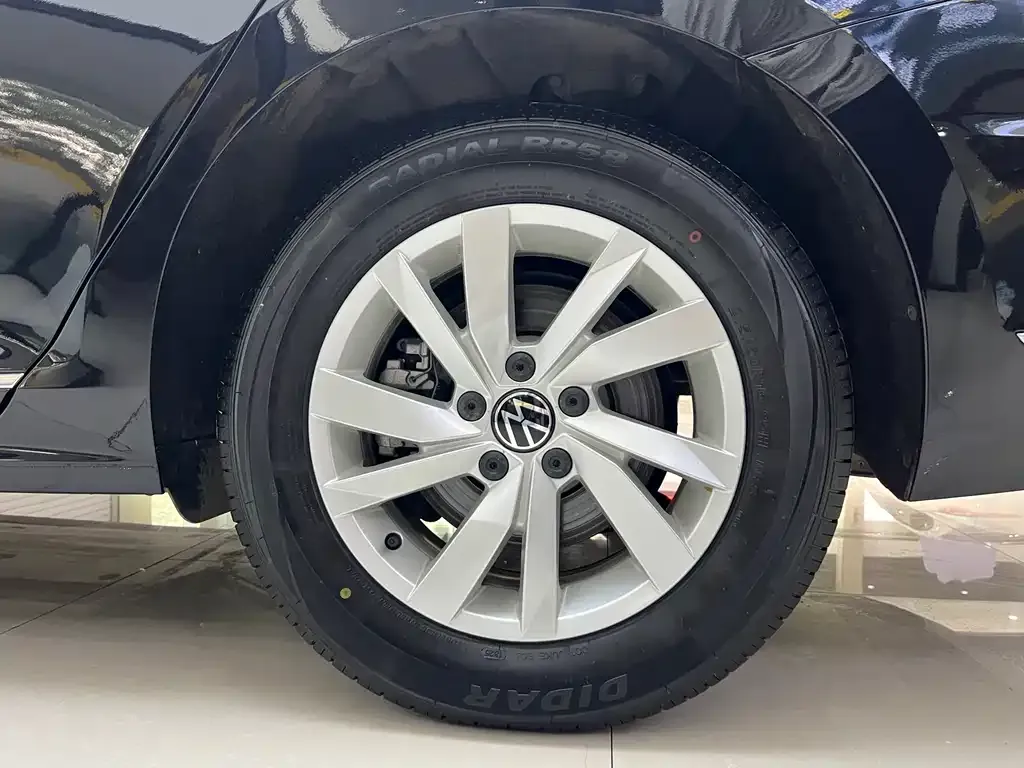 Volkswagen Passat 2023 из CN, фото 5