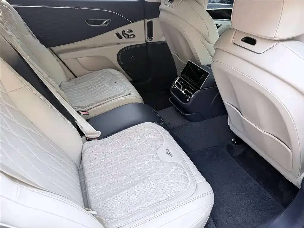Bentley Flying Spur — фото 2