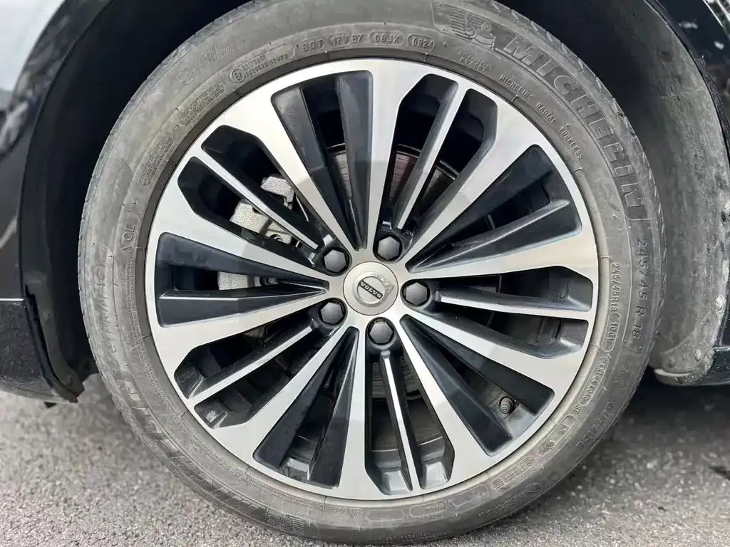 Volvo S90 2024 из CN, фото 4