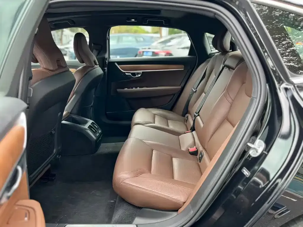 Volvo S90 2024 из CN, фото 6