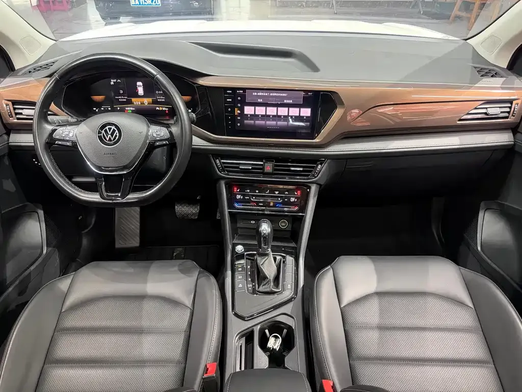 Volkswagen Tharu — фото 8