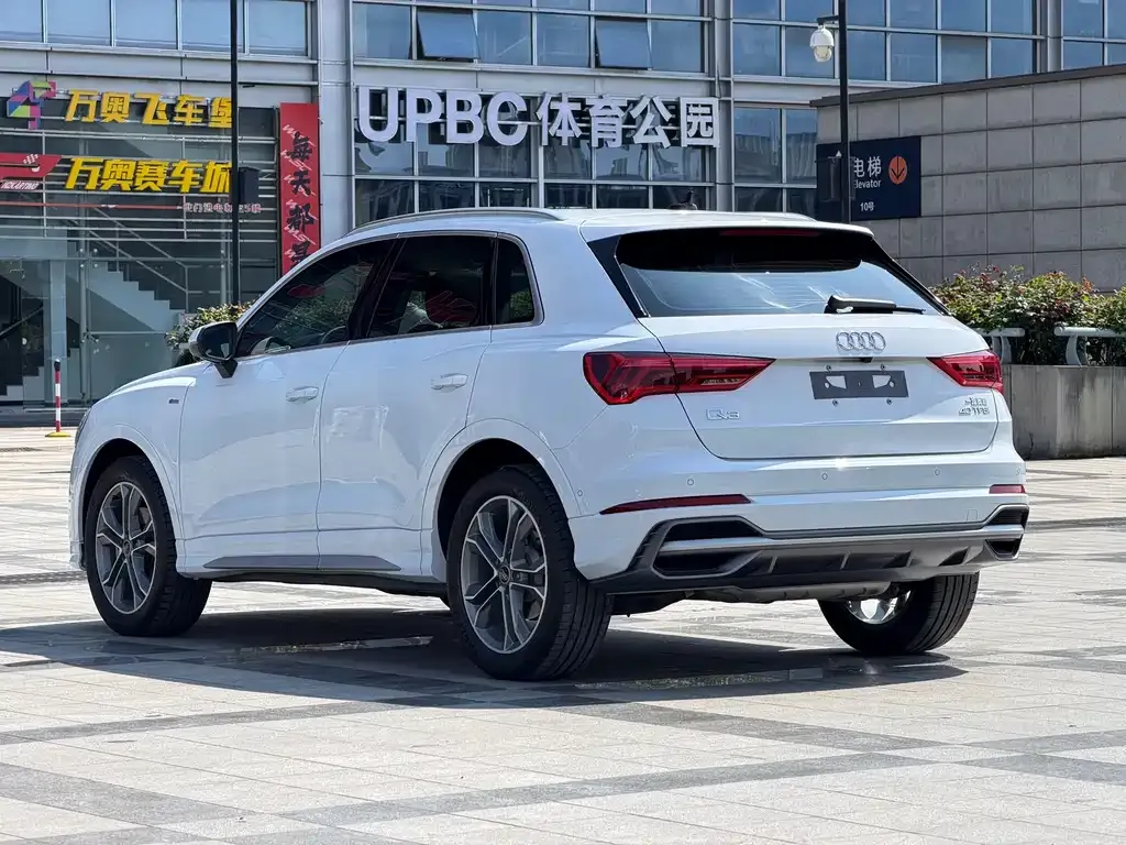 Audi Q3 2021 из CN, фото 9