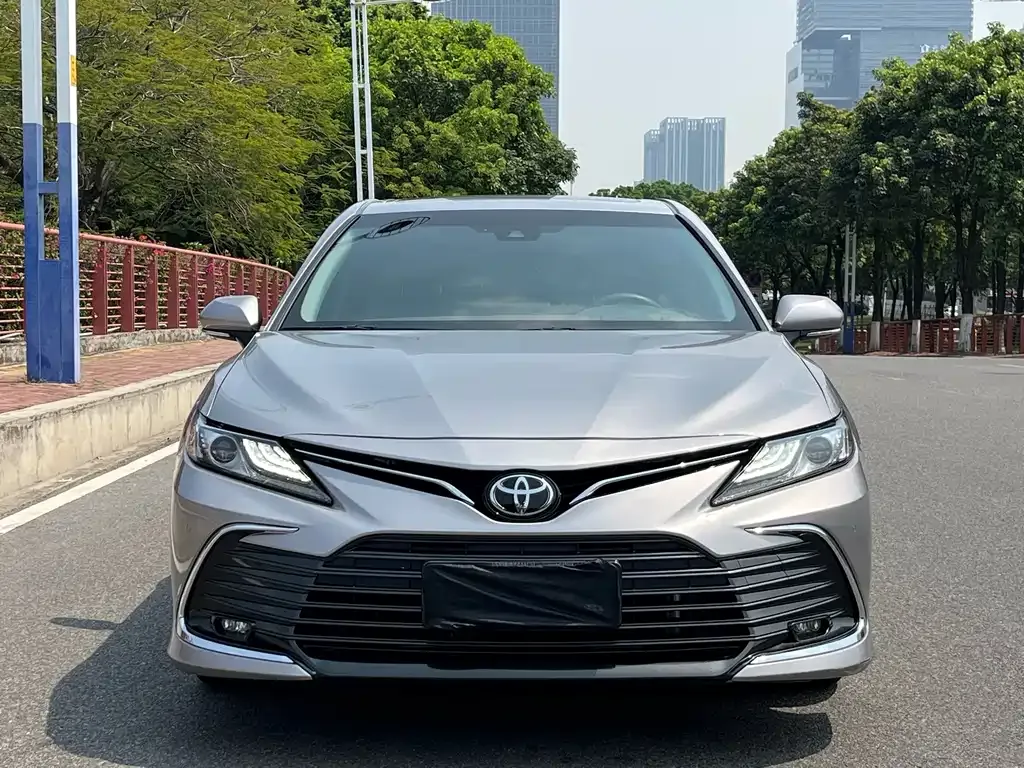 Toyota Camry — фото 8
