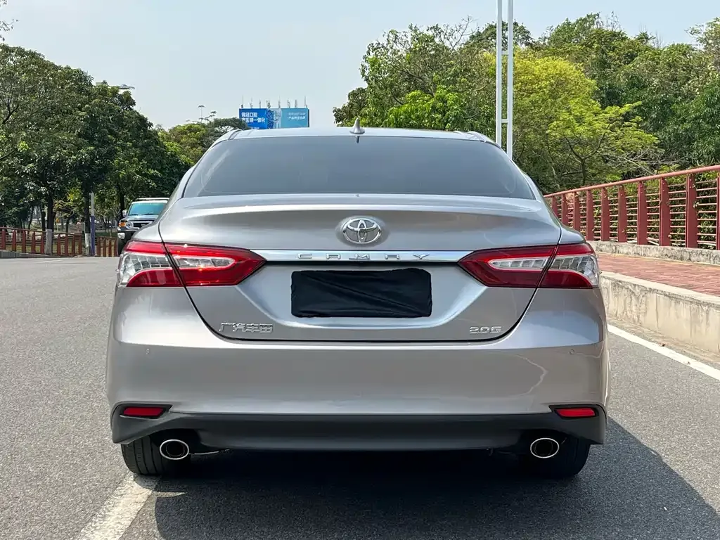 Toyota Camry — фото 6
