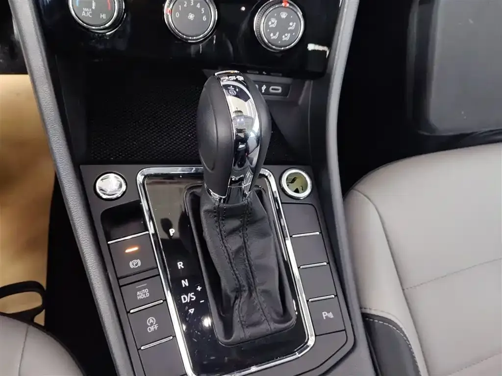 Volkswagen Bora 2023 из CN, фото 2