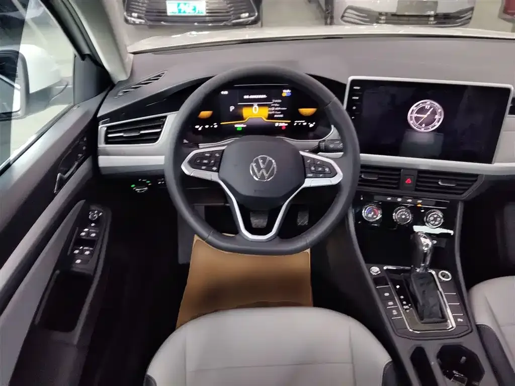 Volkswagen Bora 2023 из CN, фото 6