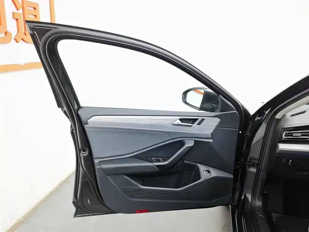 Volkswagen Sagitar 2024 из CN, фото 6