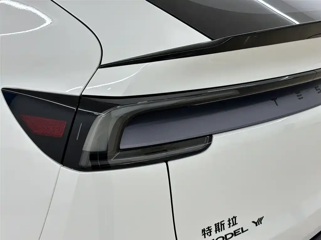 Tesla Model Y L 2025 из CN, фото 2