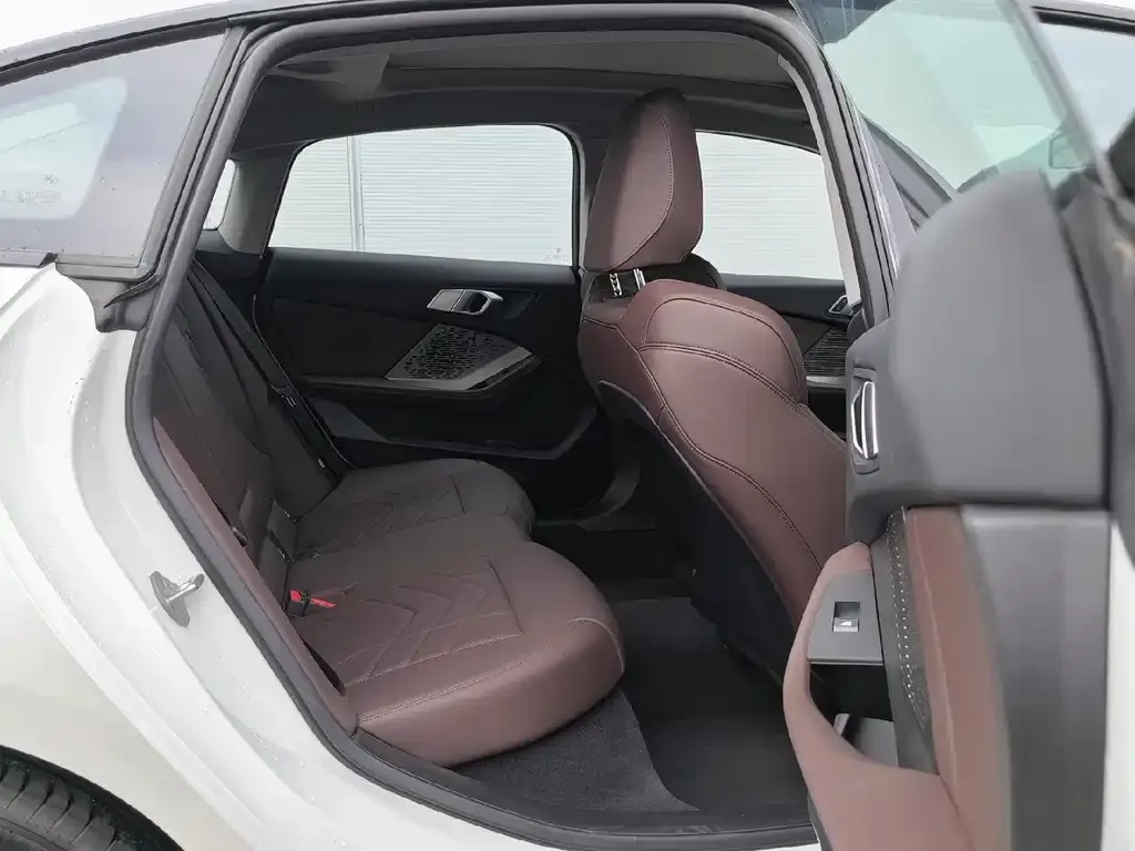 BMW 2 Series 2025 из CN, фото 3