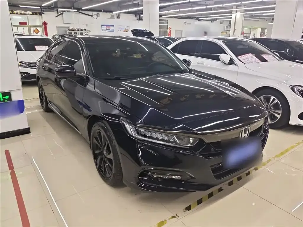 Honda Accord — фото 9