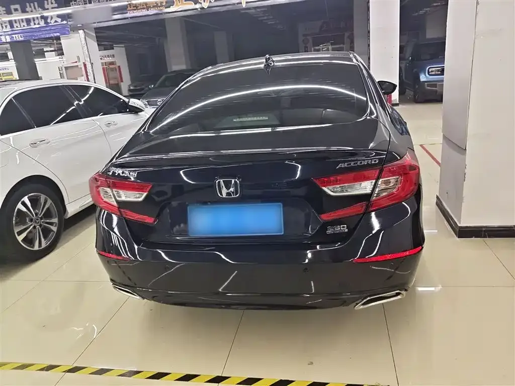 Honda Accord — фото 8