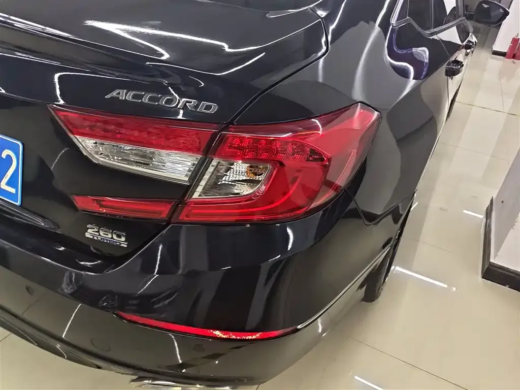 Honda Accord — фото 6