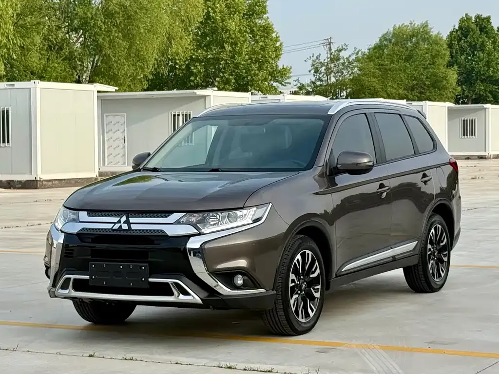 Mitsubishi Outlander 2021 из CN, фото 1