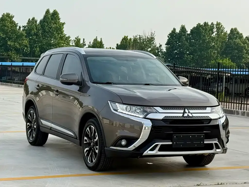 Mitsubishi Outlander 2021 из CN, фото 5