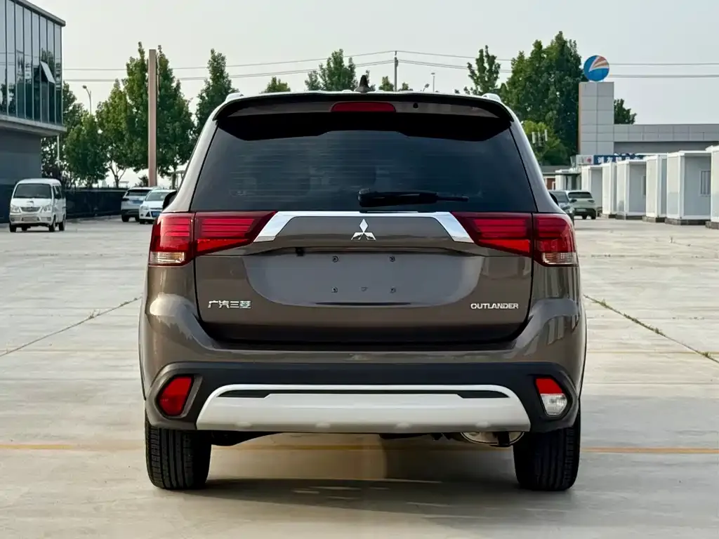 Mitsubishi Outlander 2021 из CN, фото 10