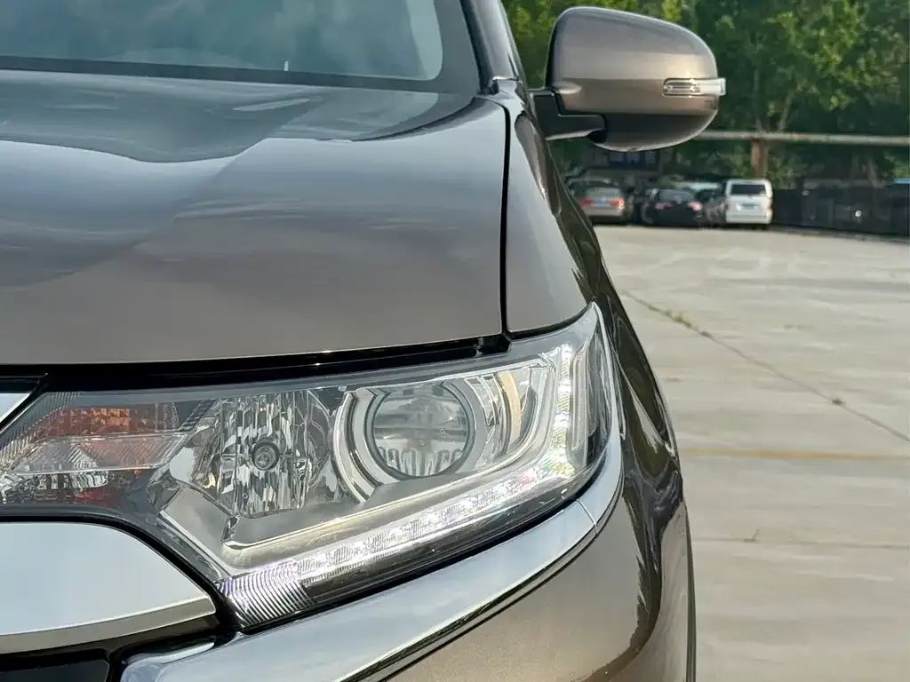 Mitsubishi Outlander 2021 из CN, фото 8
