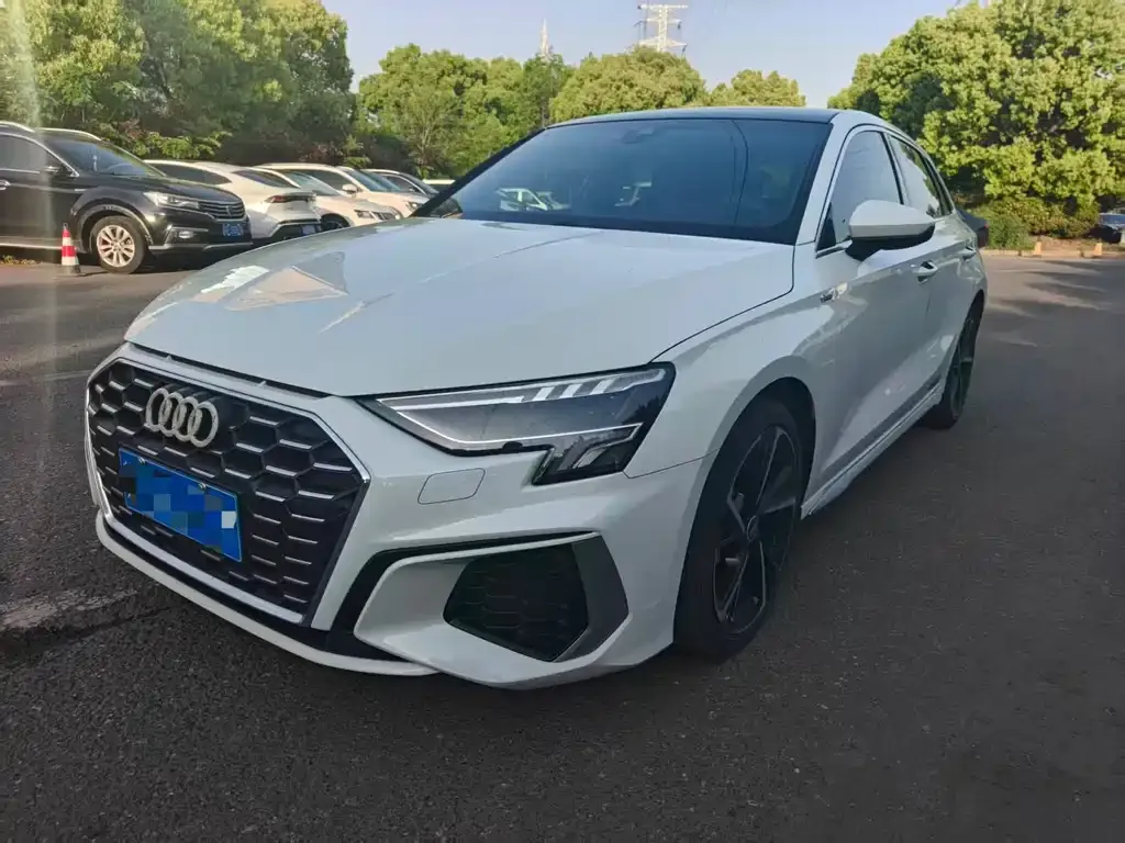 Audi A3 — фото 1