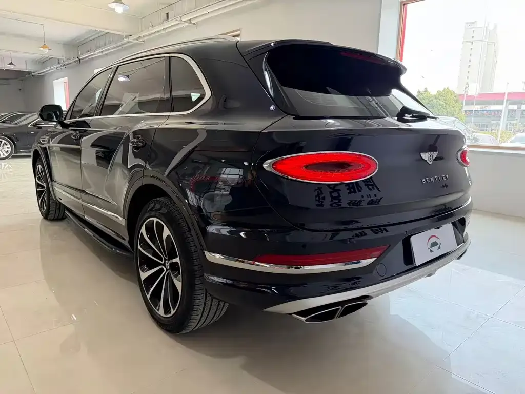 Bentley Bentayga 2024 из CN, фото 2