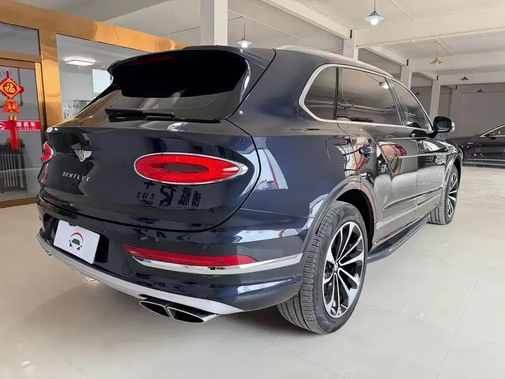 Bentley Bentayga 2024 из CN, фото 4