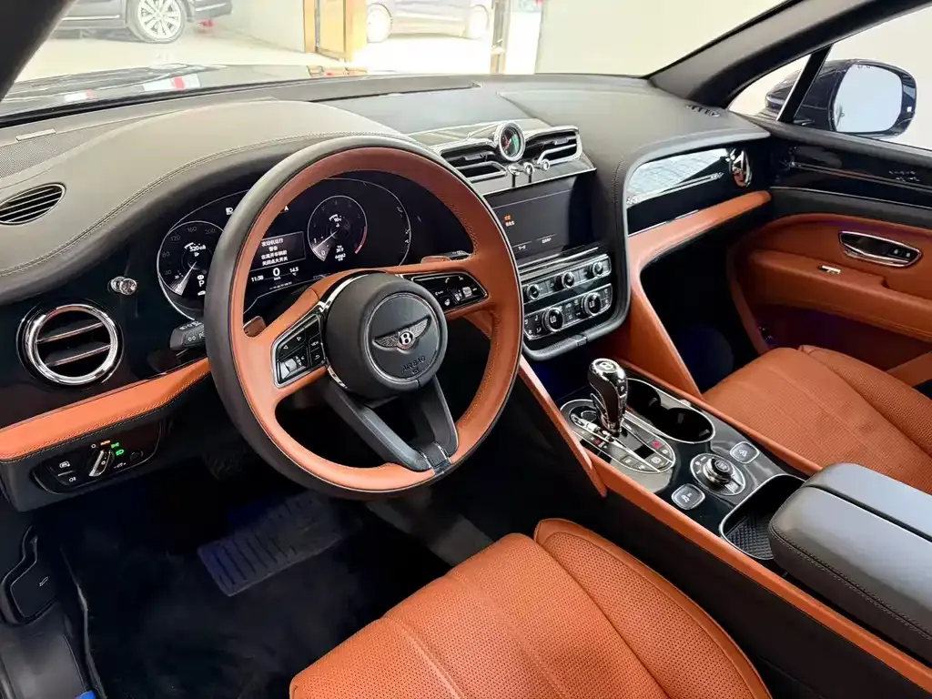 Bentley Bentayga 2024 из CN, фото 6