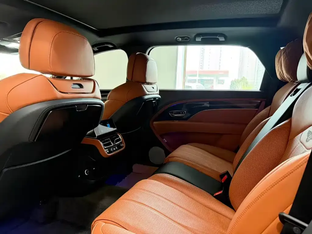 Bentley Bentayga 2024 из CN, фото 3