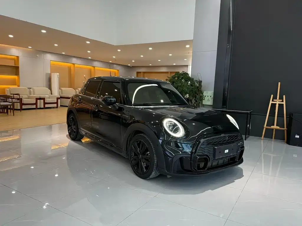 MINI Cooper (3-door) — фото 1