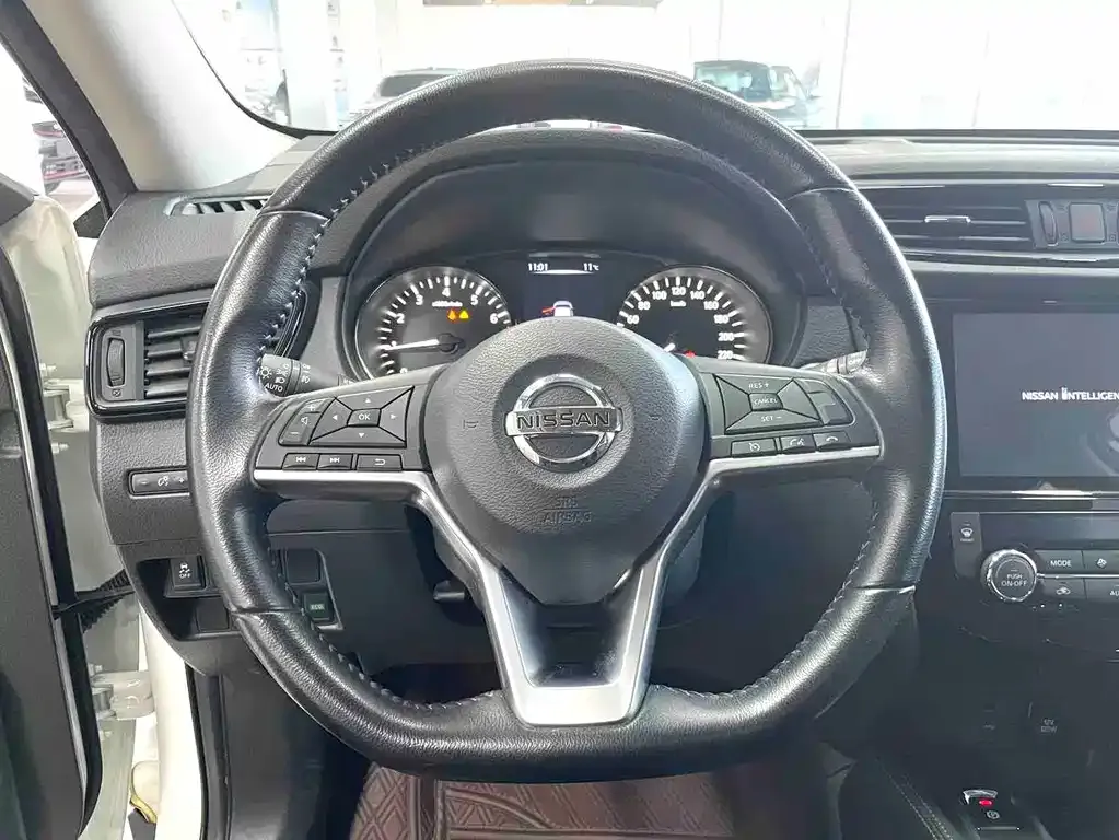 Nissan X-Trail — фото 8