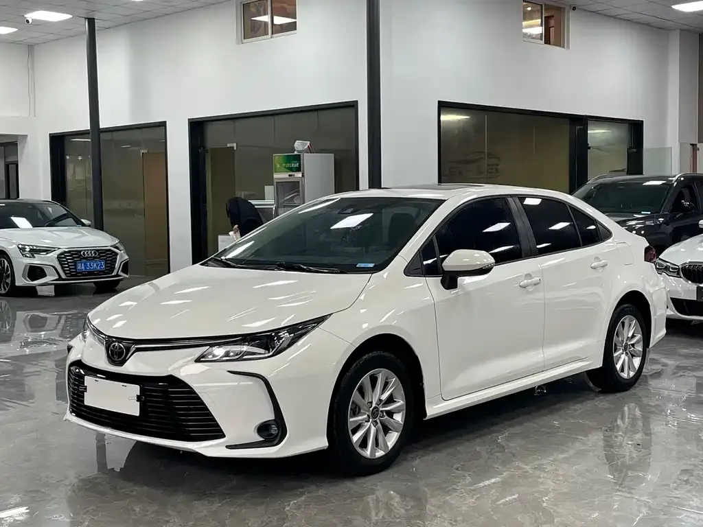 Toyota Corolla 2023 из CN, фото 1