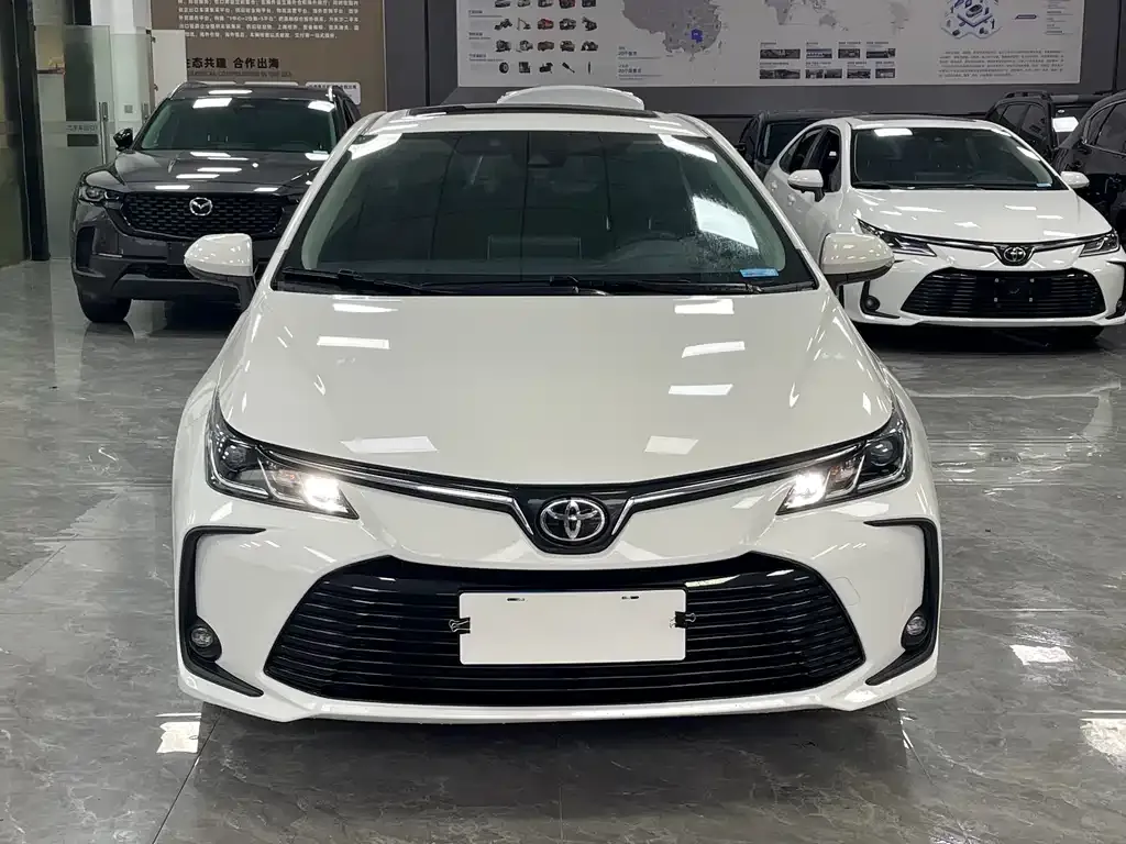 Toyota Corolla 2023 из CN, фото 2