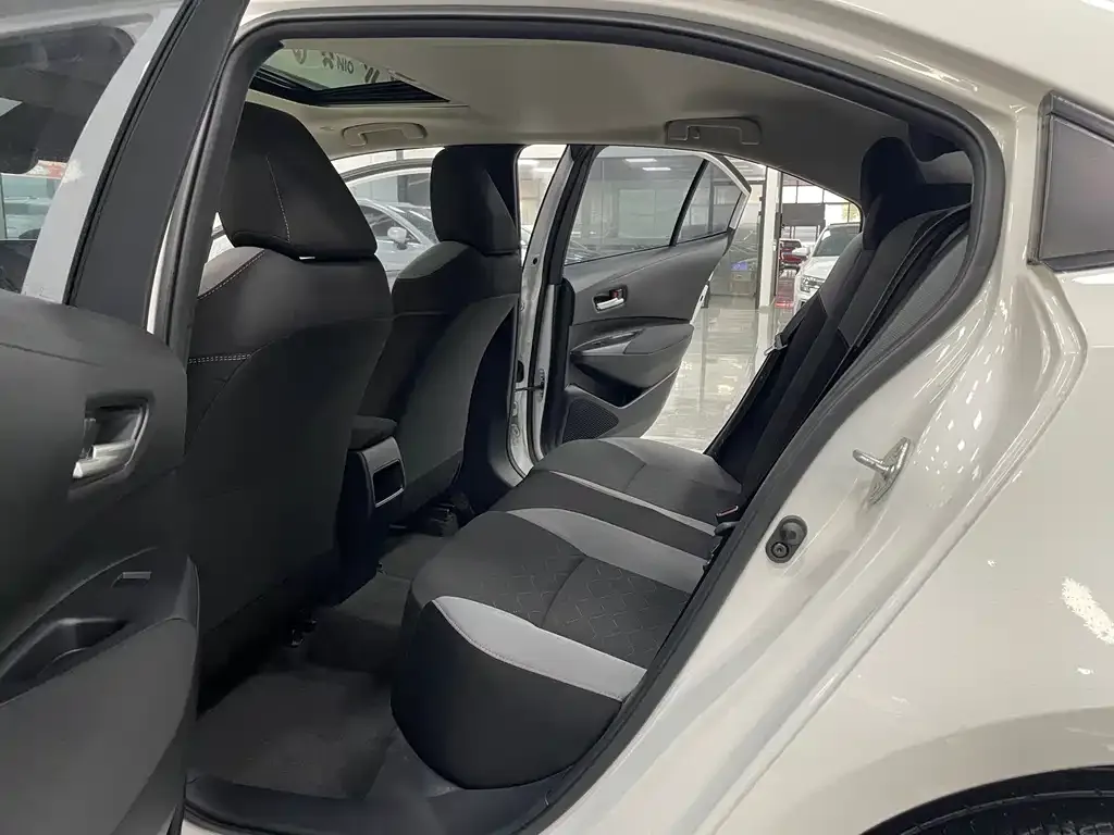 Toyota Corolla 2023 из CN, фото 8