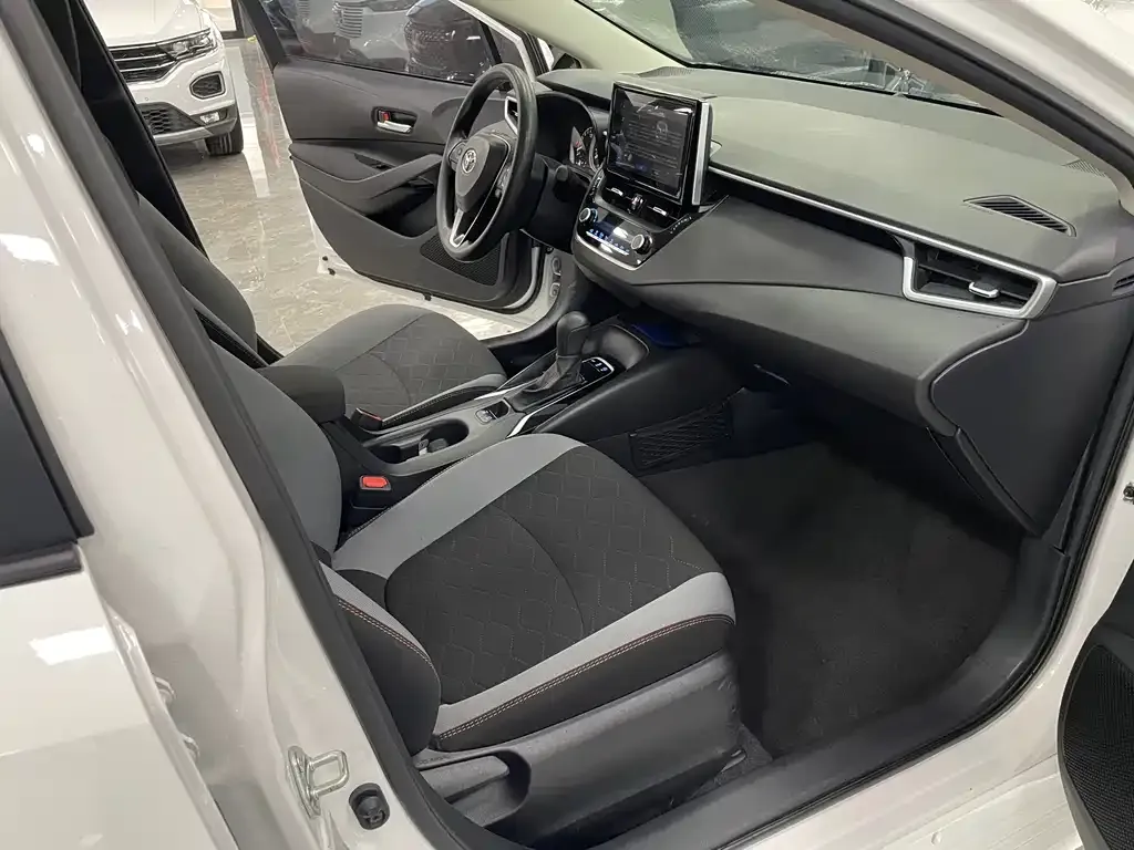 Toyota Corolla 2023 из CN, фото 6