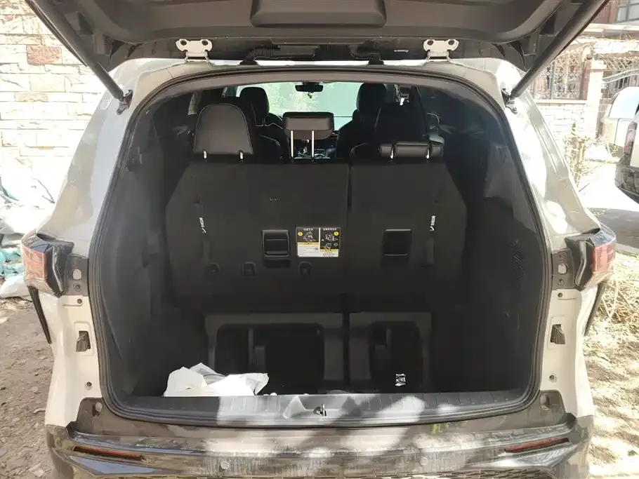 Toyota Granvia — фото 5