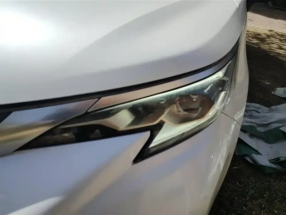 Toyota Granvia — фото 6