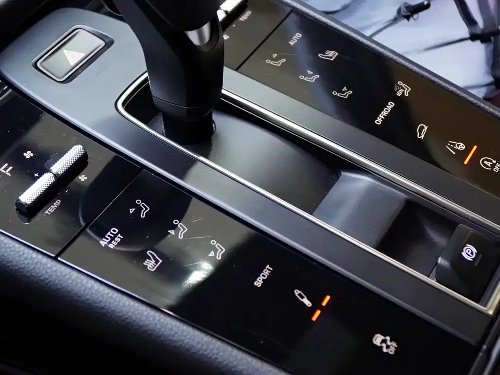 Porsche Macan 2024 из CN, фото 9