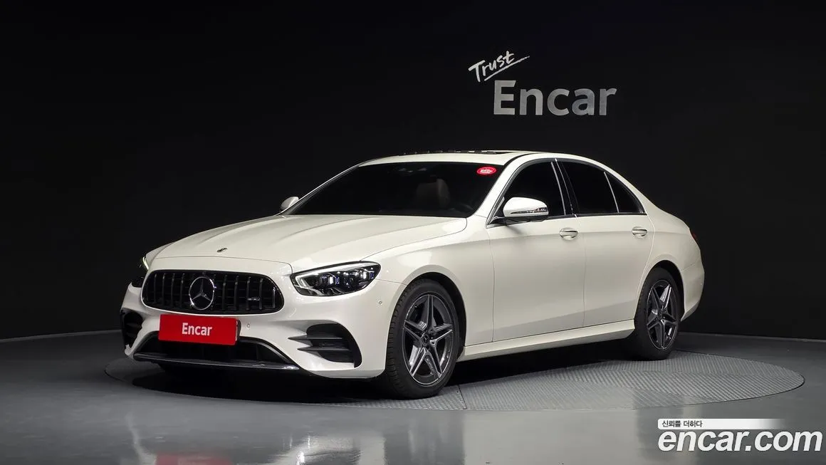 Mercedes-Benz E-Class — фото 1