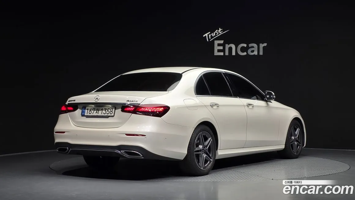 Mercedes-Benz E-Class — фото 4